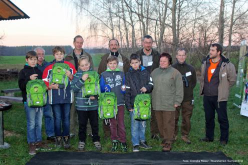 Die Junior-Ranger mit der Naturwacht des Biosphärenreservates und ihren Betreuern vom Förderverein für die Natur der Oberlausitzer Heide- und Teichlandschaft e. V. (Foto: C. Mäser)